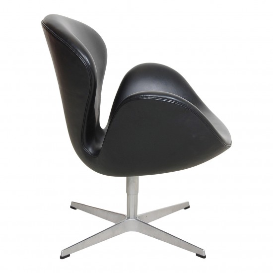 Black discount swan chair